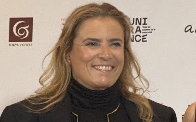 リサ・アズエロス